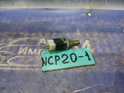 Датчик педали тормоза TOYOTA FUNCARGO 2000