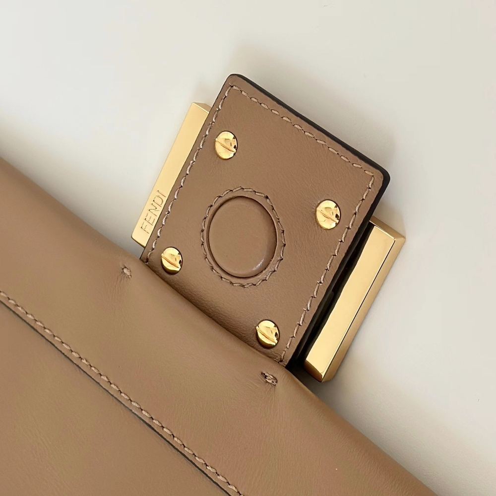 Fendi Large Mamma Baguette 31 cm