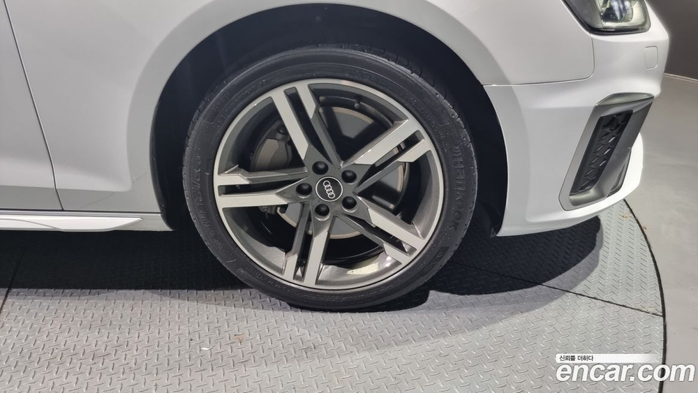 Audi A4 (B9) 45 TFSI Quattro Premium (04.2022)
