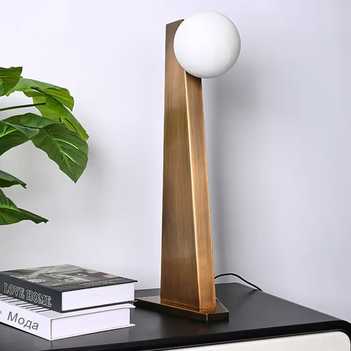 Настольный дизайнерский светильник Asymmetrical Brass by Glustin Luminaires