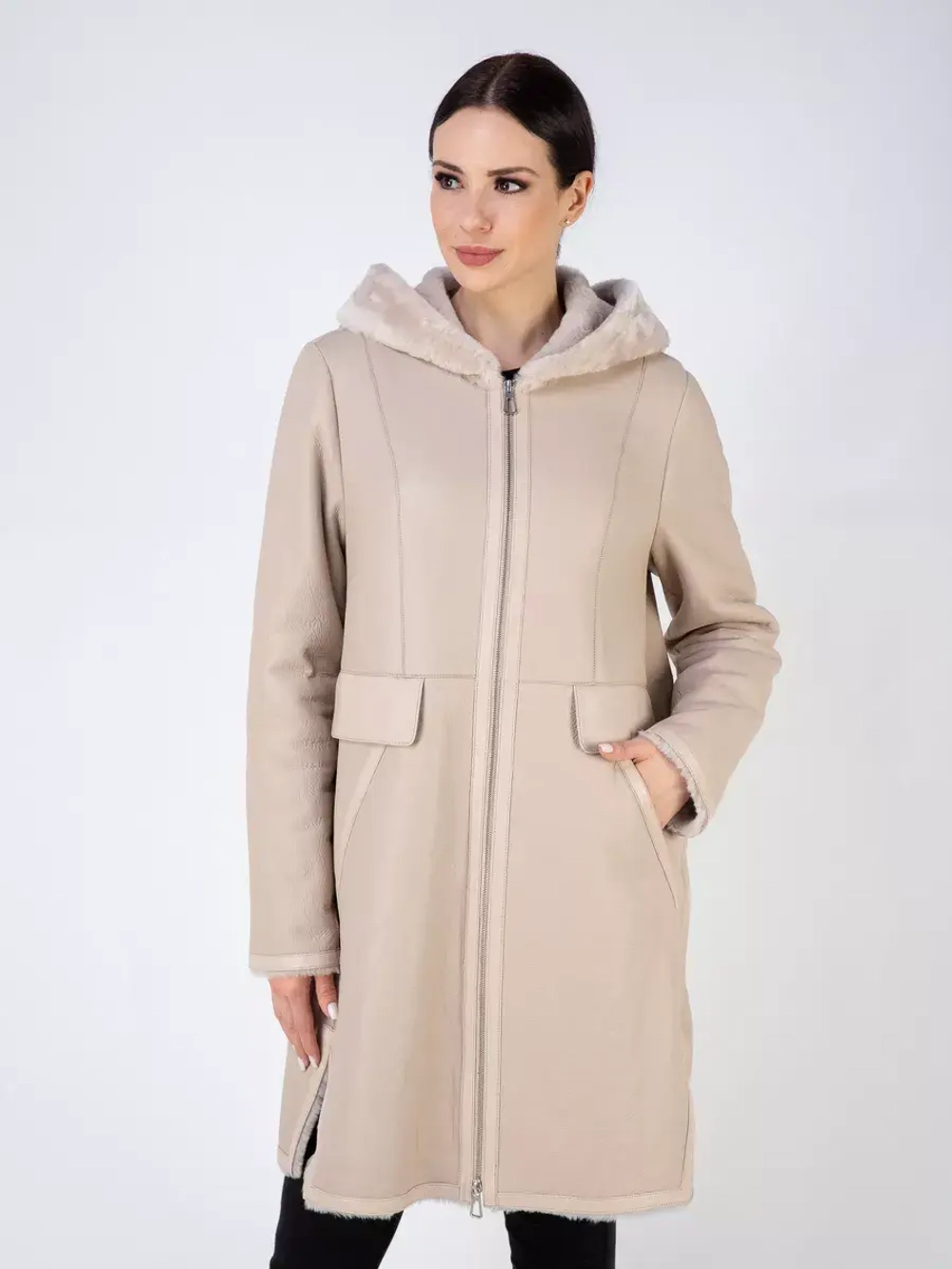 Дубленка зимняя натуральная с капюшоном