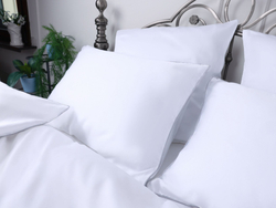 Постельное белье 1.5 спальное Mollen белое с светло-серым кантом