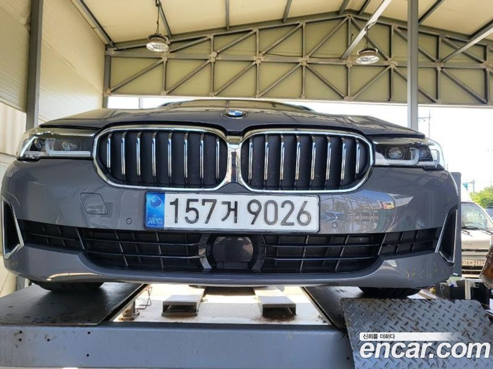 BMW 5 Series (G30) 520i Luxury (03.2021)