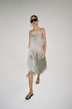 ZARA ПЛАТЬЕ МИДИ С КРУЖЕВОМ — ZW COLLECTION, МЯГКИЙ СЕРЫЙ