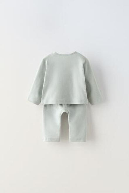 ZARA КОМПЛЕКТ ИЗ ФУТБОЛКИ И ДЖОГГЕРОВ, ГОЛУБОЙ