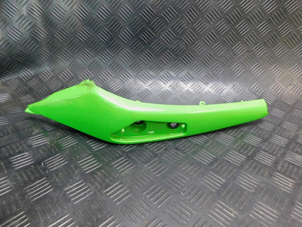 Пластик задний правый Kawasaki Ninja 400R ER400B 052342