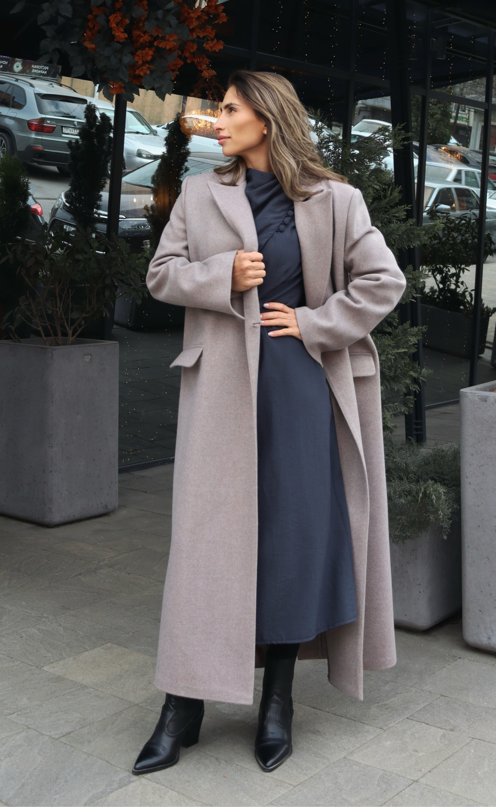 Пальто со шлицей