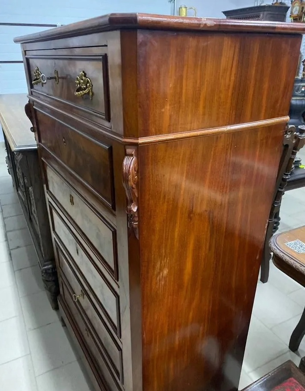 Высокий старинный комод