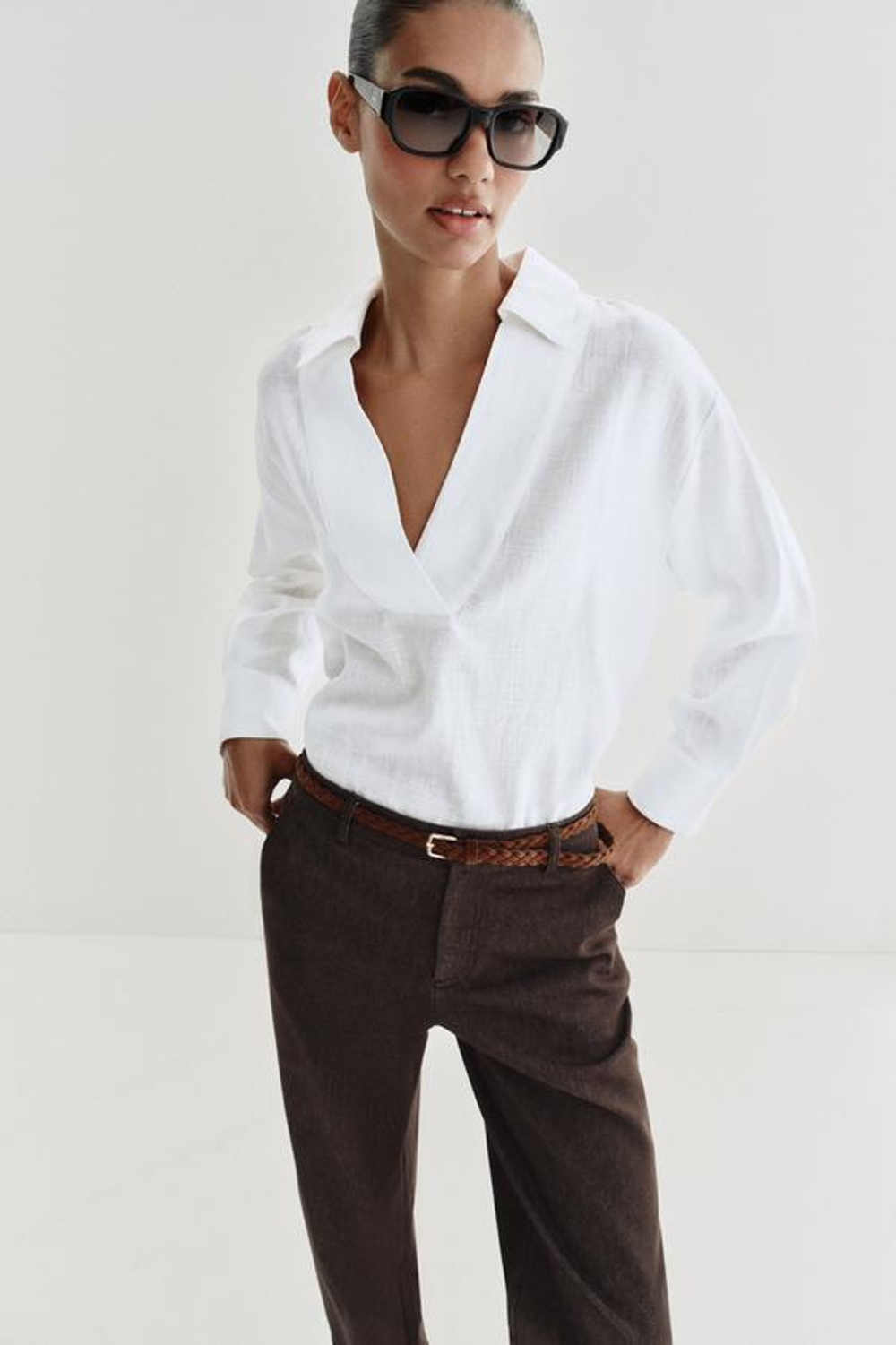 ZARA БРЮКИ ЧИНОС С ПЛЕТЕНЫМ РЕМНЕМ, КОРИЧНЕВЫЙ