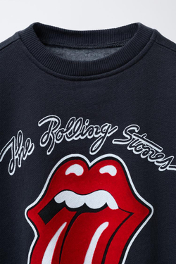 ZARA ТОЛСТОВКА С ФЛОКОВЫМ ПРИНТОМ ROLLING STONES ©, ЧЕРНЫЙ