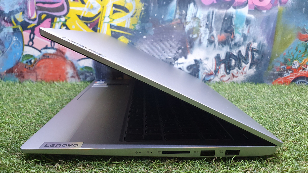 Ноутбук Lenovo  i7-12/16Gb/FHD/IdeaPad 5 15IAL7 82SF001VRK/Windows 11