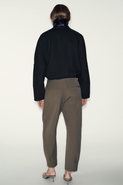 ZARA БРЮКИ CARROT С ЗАЩИПАМИ, СВЕТЛЫЙ ХАКИ