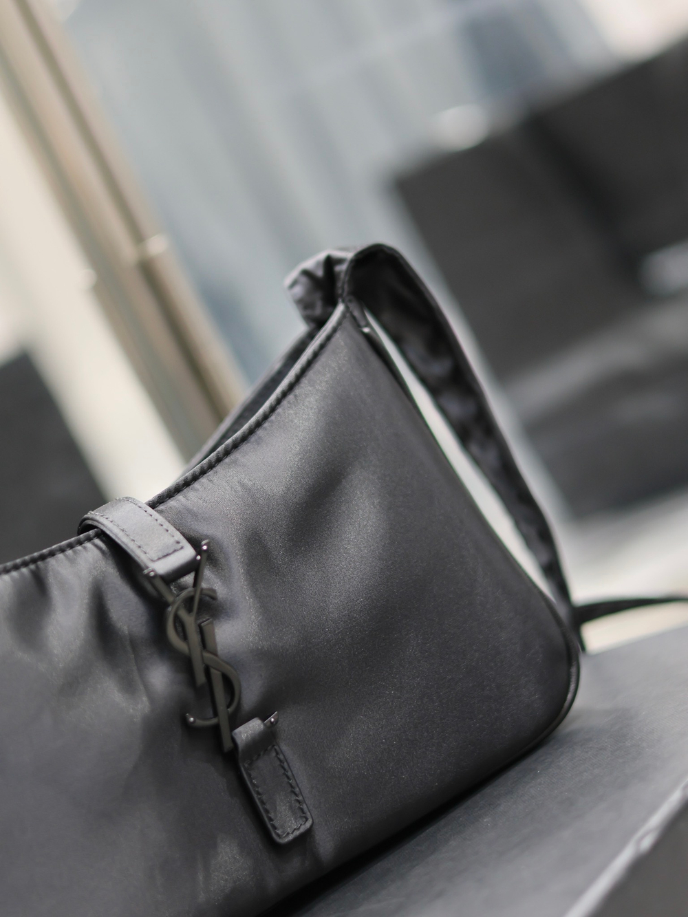 Saint Laurent Le 5 à 7 Hobo Bag