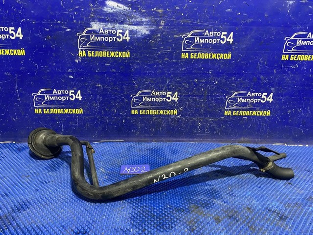 Горловина топливного бака NISSAN R'NESSA 1997