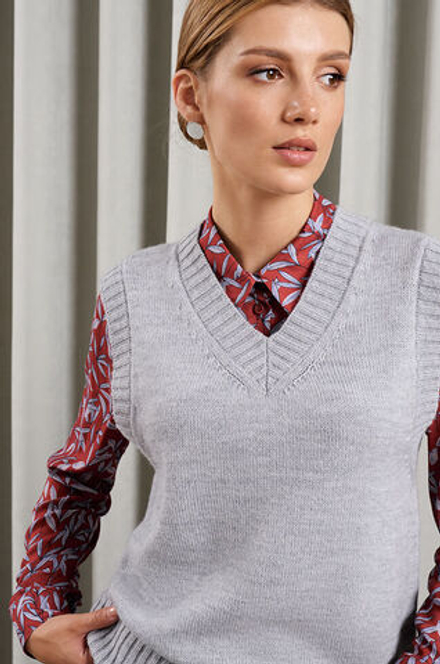 22896 Жилет женский (серый)