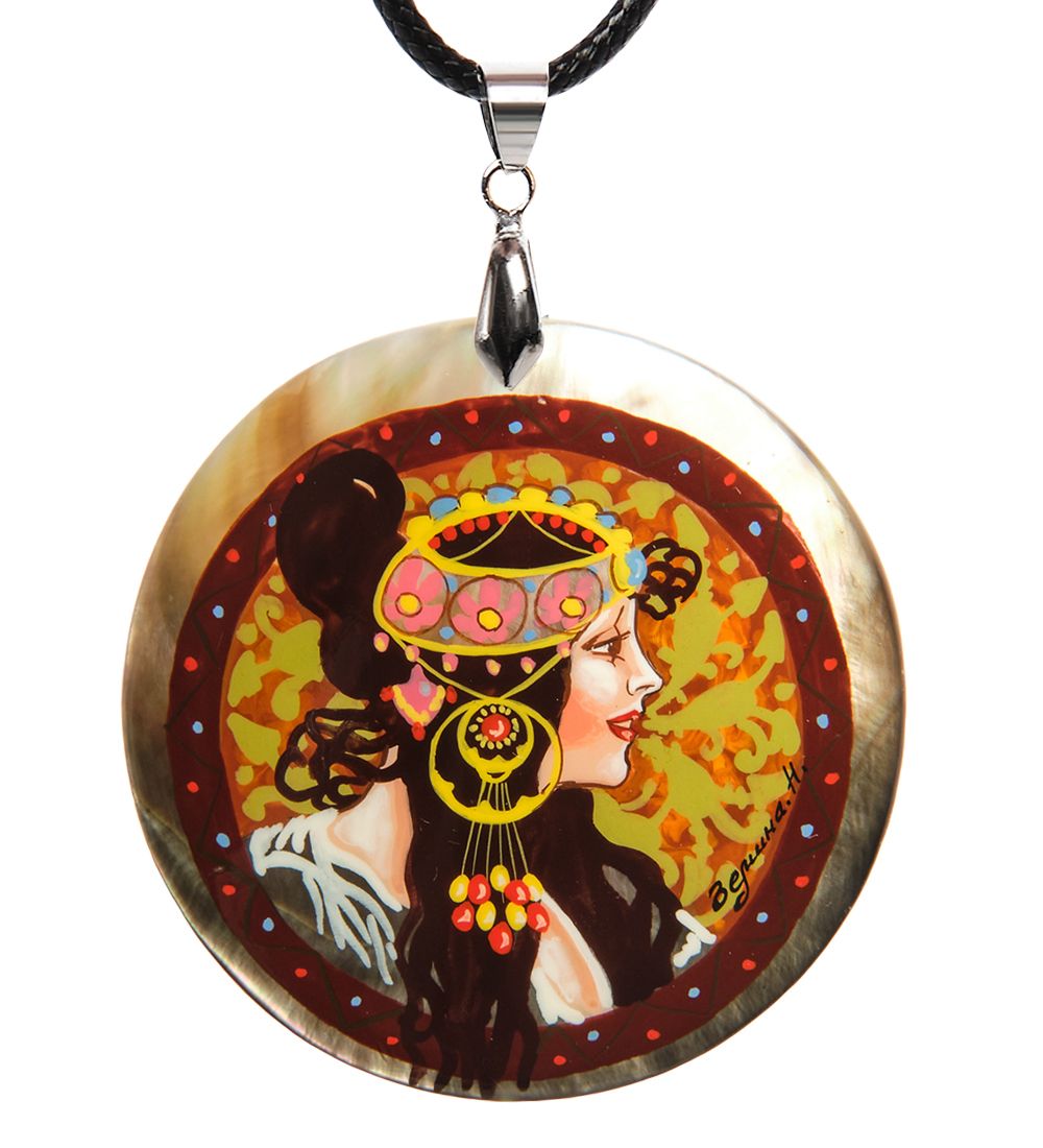 ШК-55/ 41-B Кулон из перламутра «Альфонс Муха»