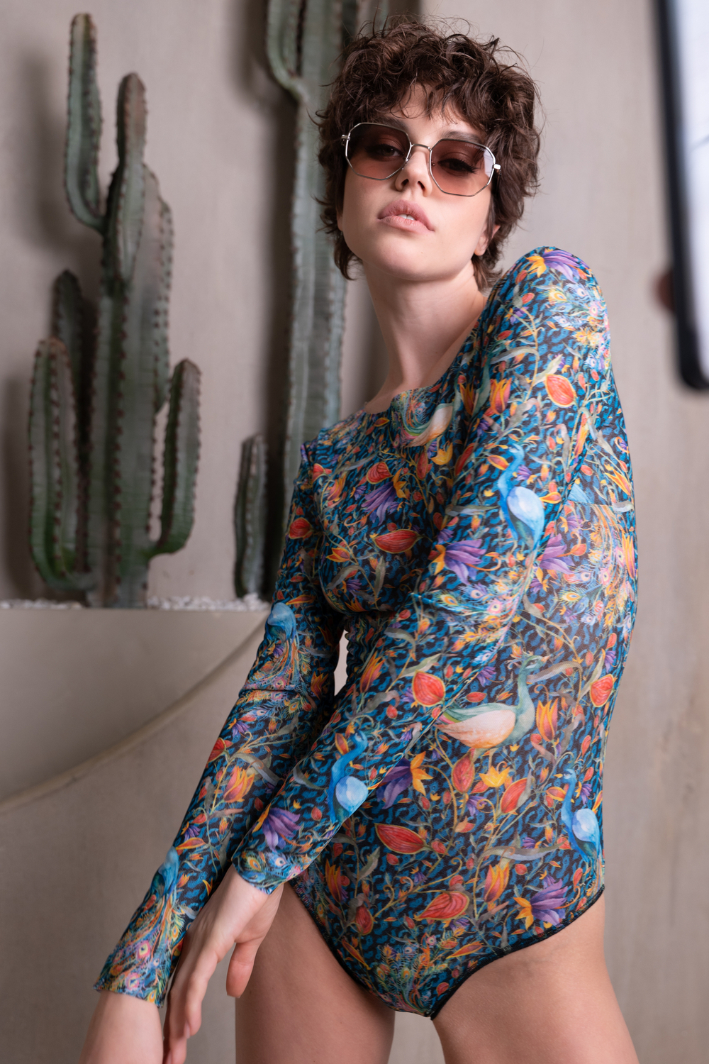 Купальник слитный с рукавом Black Print