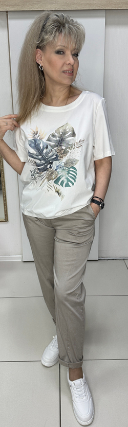 Блузон в молочном цвете с принтом из листьев