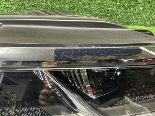 Фара правая VW Touareg 3 (2018-2023) LED