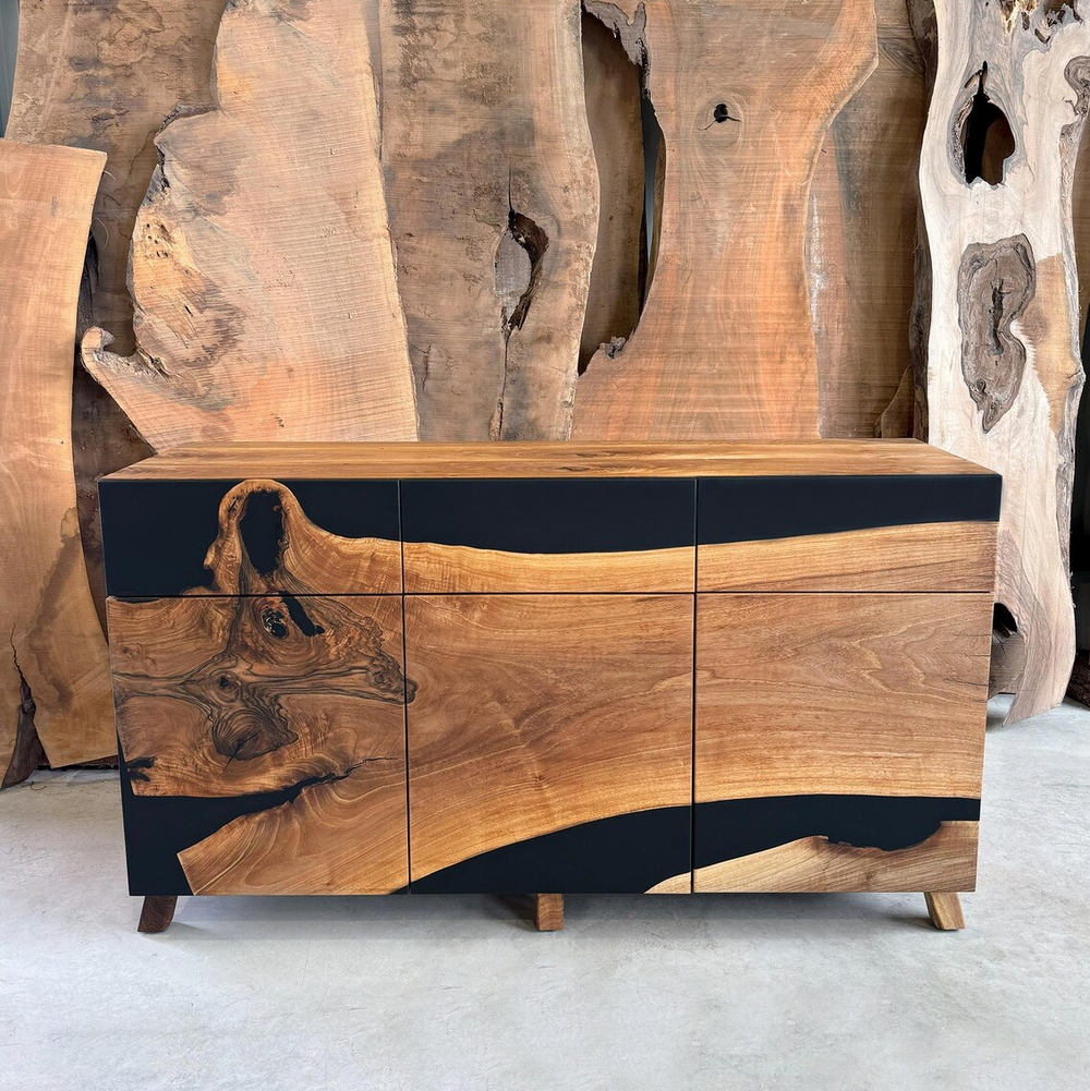 Индивидуальный буфет из ореха с бирюзовой смолой