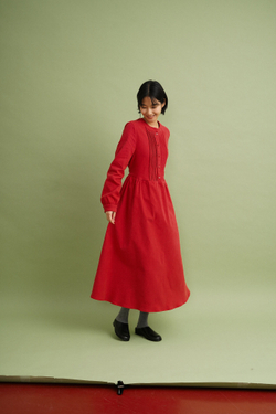 Платье с защипами на груди из красного хлопка-твил