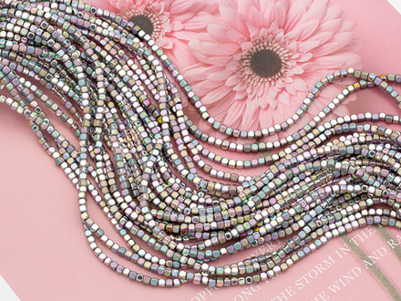 Нить бусин из гематита "Кубик" 2,8мм