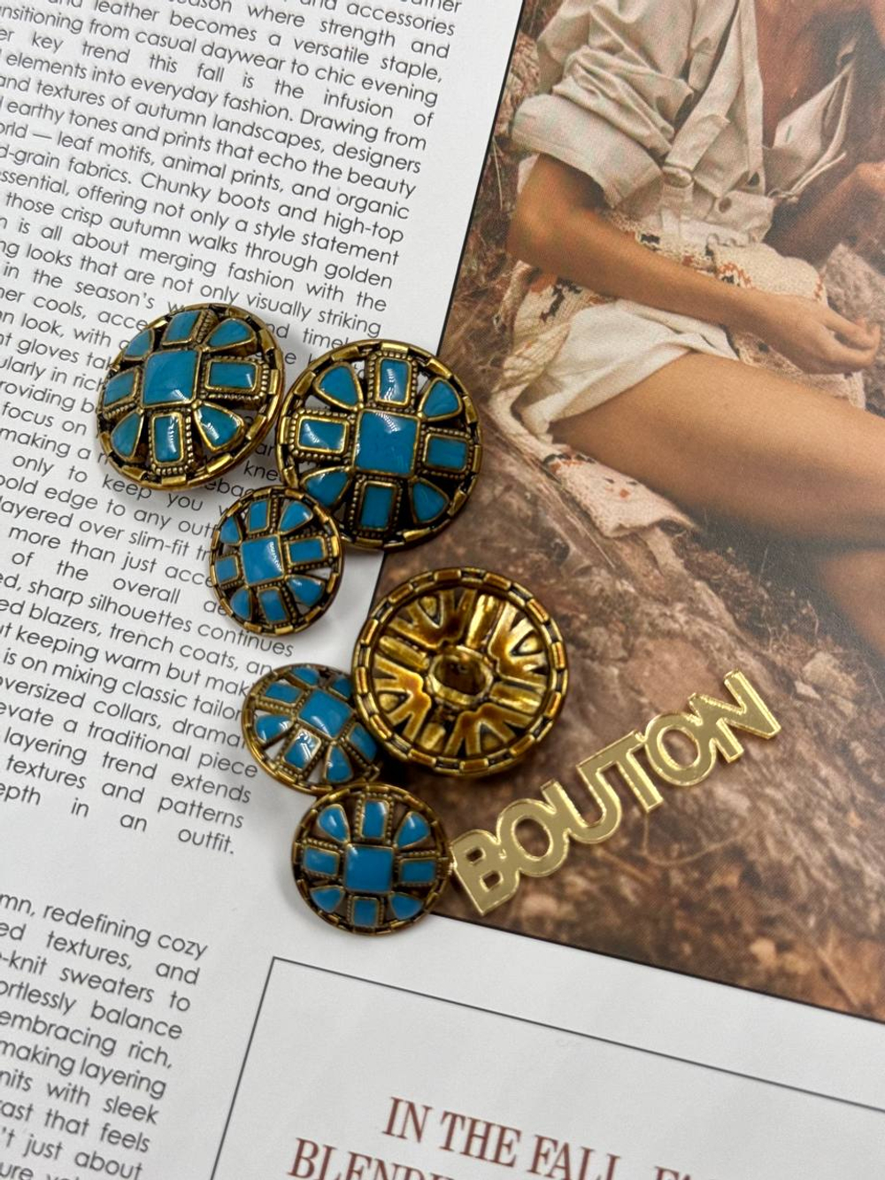 Пуговицы бронзовый металл с голубой (синей) эмалью и квадратными деталями