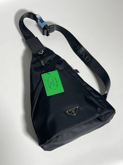 Сумка-слинг Prada