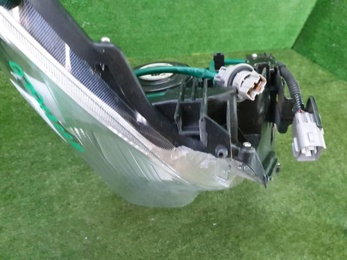 Битая Фара левая Toyota Land Cruiser Prado 150 (2017-н.в.) галоген