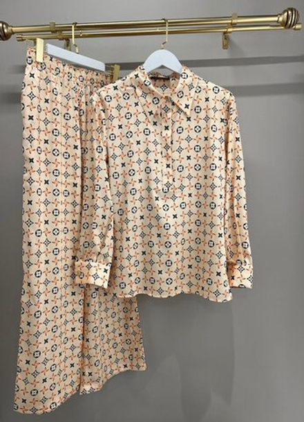 Костюм Louis Vuitton