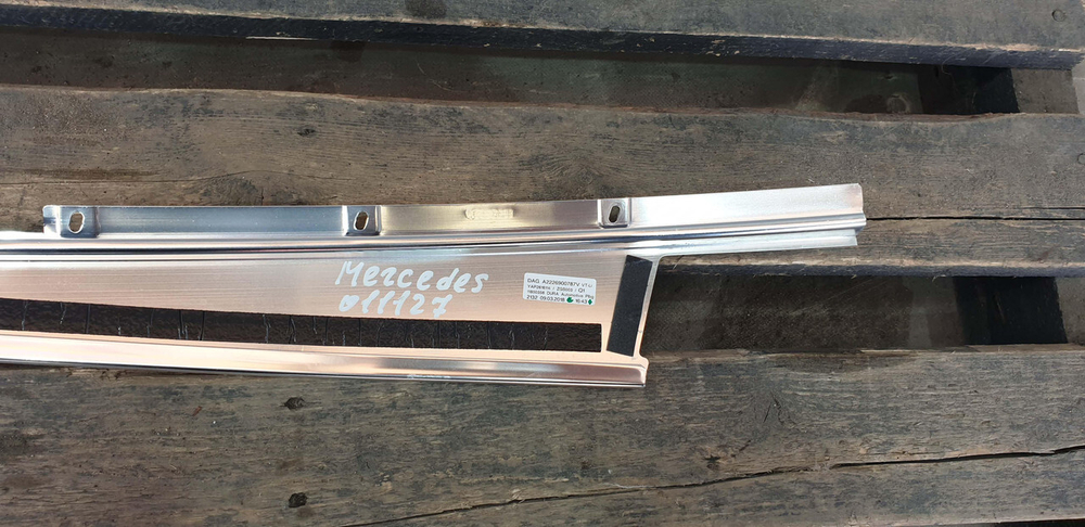 Накладка двери передней левой Mercedes S (W222) 13-20 Б/У Оригинал A2226900787