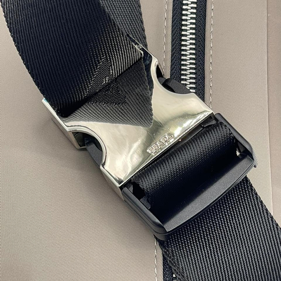 Prada 17