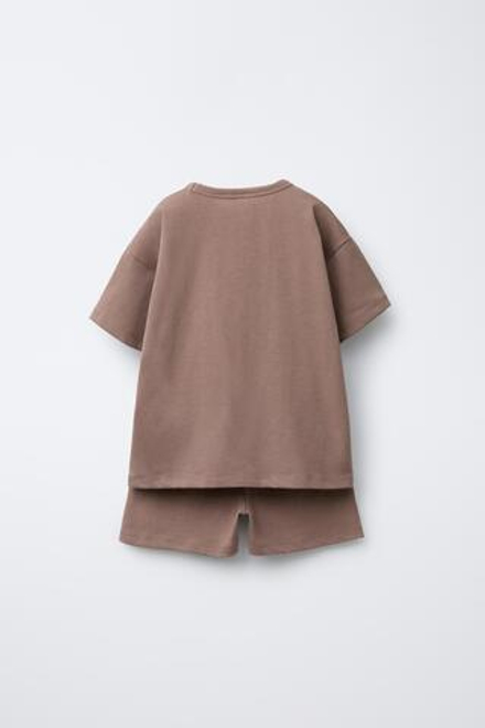 ZARA КОМПЛЕКТ ИЗ ОДНОТОННОЙ ФУТБОЛКИ И ШОРТОВ-БЕРМУДОВ, СЕРО-КОРИЧНЕВЫЙ