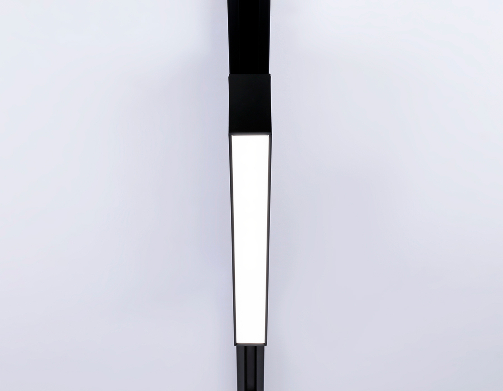 Светильник светодиодный трековый GL6777 BK черный LED 24W 4200K 600*22*48