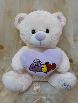 Медведь бежевый с сердцем, 40 см
