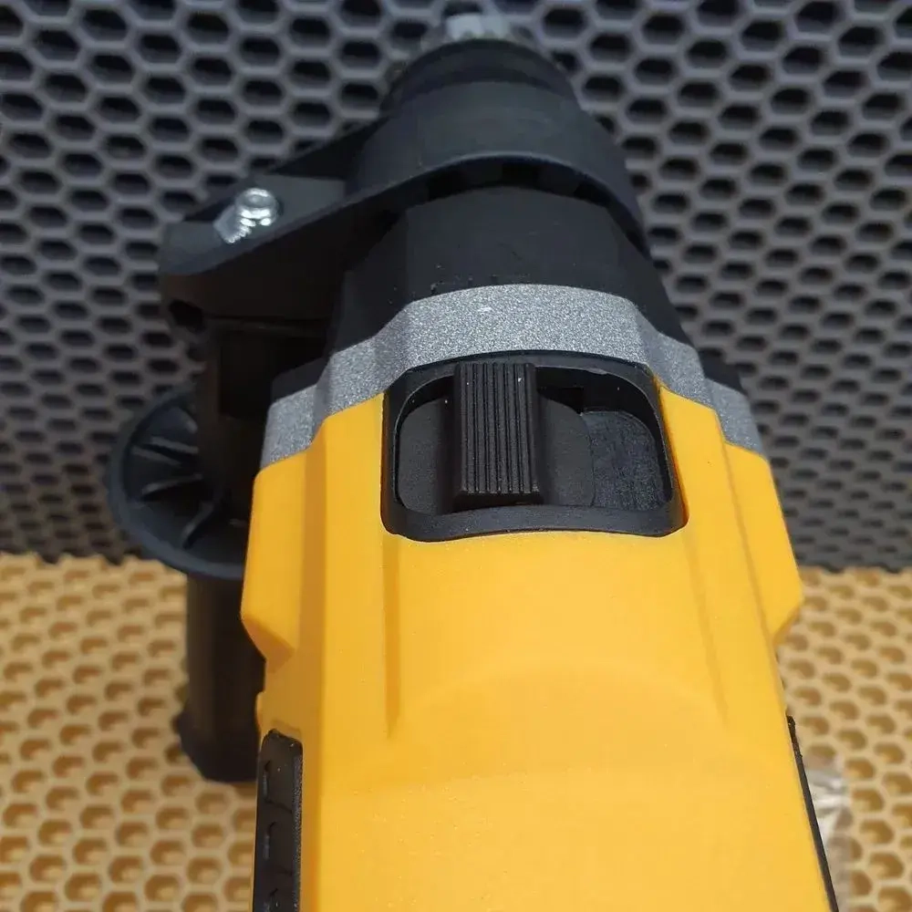 DeWalt Дрель сетевой 1250 Вт