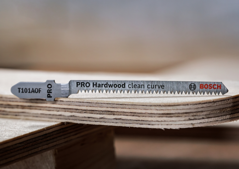Лобзиковая пилка PRO Hardwood clean curve T101AOF BOSCH 2608634233