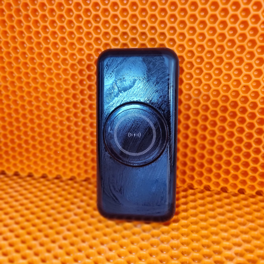 Портативный аккумулятор W006 30000 mAh с беспродной ЗУ
