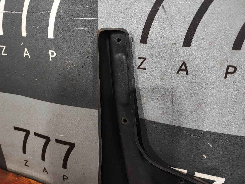 Брызговик задний правый Cheryexeed TXL 20-нв Б/У Оригинал 2460000202