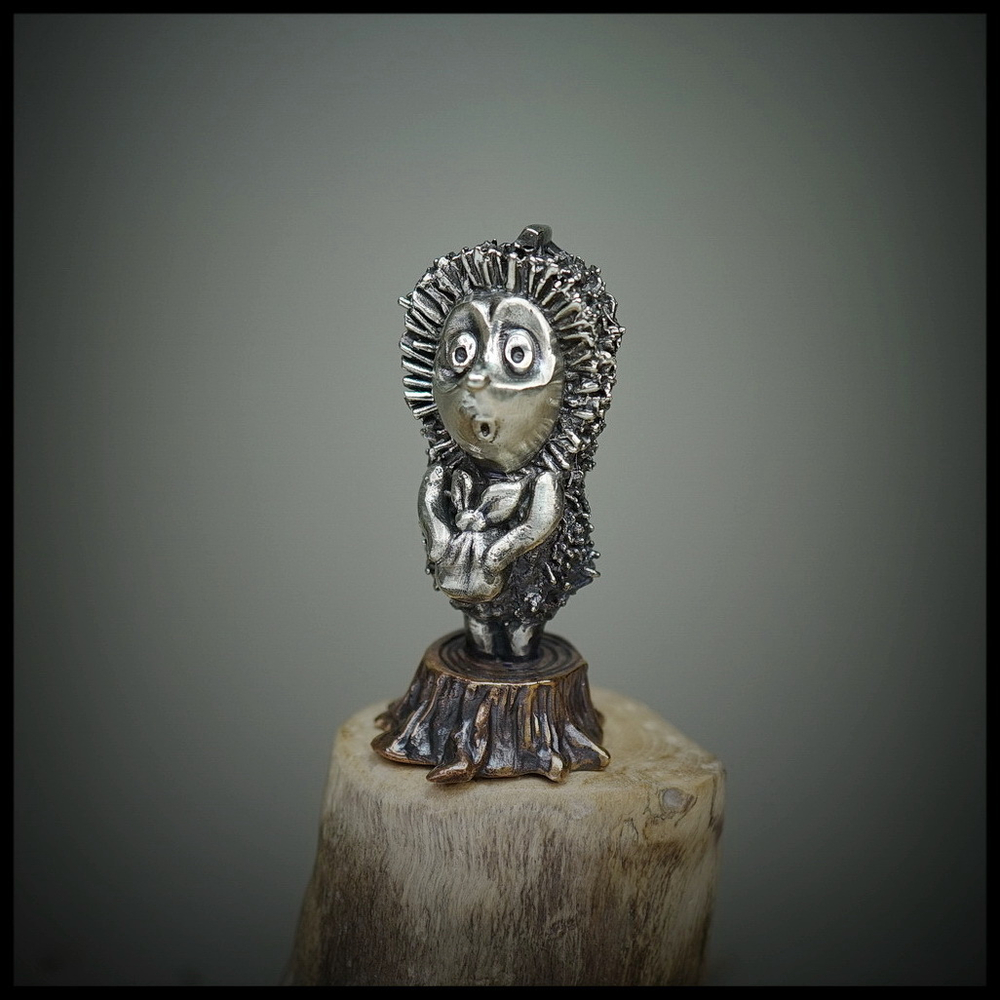 Коллекционная фигурка "Ежик" , биметалл