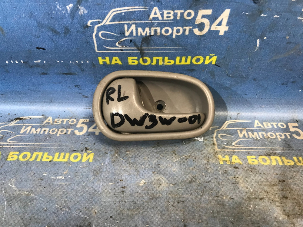 Ручка двери задней левой салонная MAZDA DEMIO 2001
