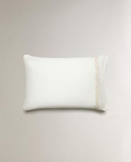 ZARA HOME АТЛАСНАЯ НАВОЛОЧКА С ВЫШИВКОЙ, ЗОЛОТОЙ