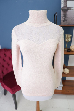 Джемпер светлый 44 размер