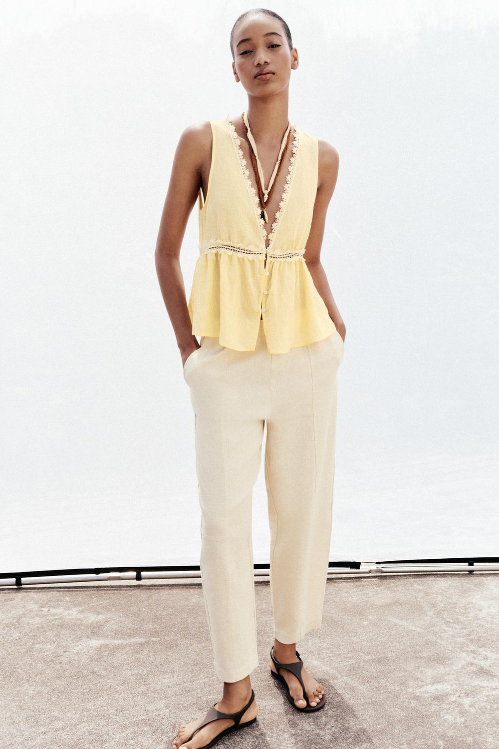 ZARA ТОП С КРУЖЕВОМ, СВЕТЛО-ЖЕЛТЫЙ