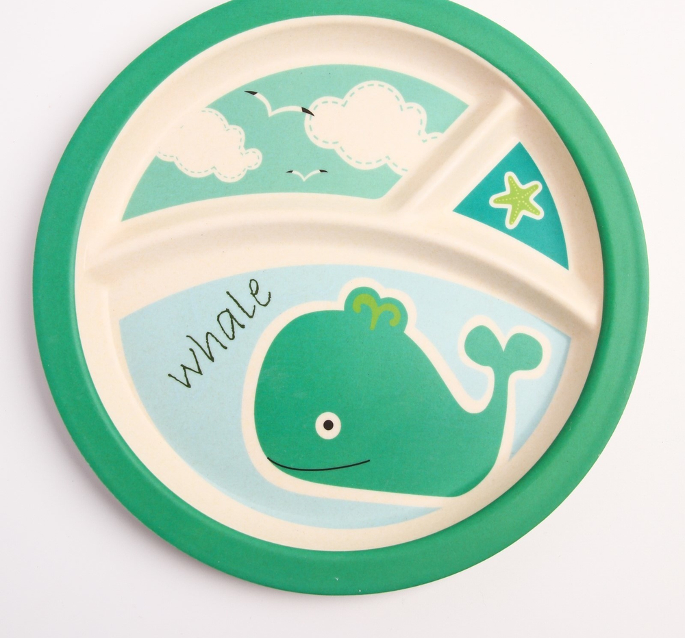 4591123 Набор бамбуковой посуды "Китенок",тарелка, миска, кружка, приборы, 5 предметов