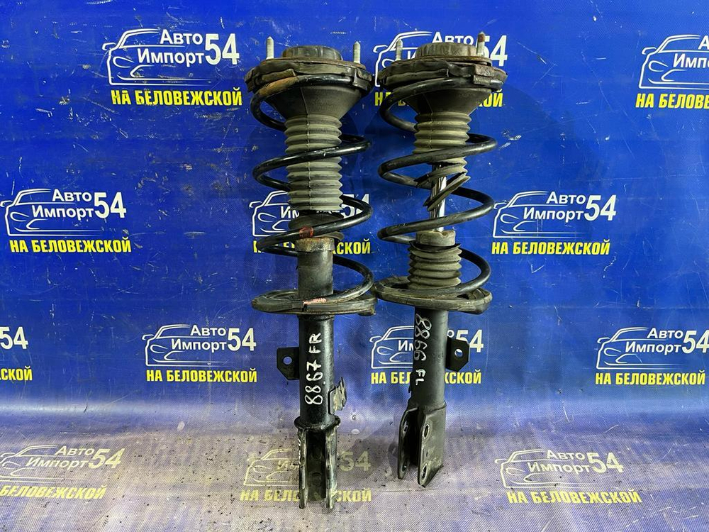 Стойка передняя правая TOYOTA NOAH 2001-2007