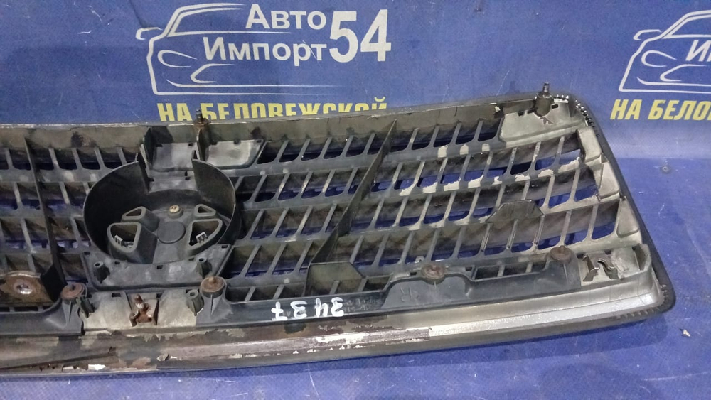 Решетка радиатора TOYOTA PROGRES 2001-2007