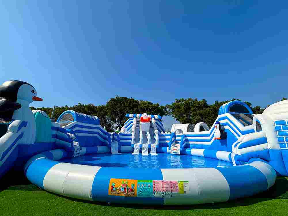 Наземный надувной аквапарк «Морское царство 3» с фигурой пингвина 23*23*6 м