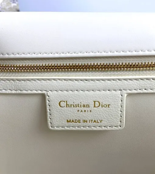 Сумка Dior Caro, модель большого формата кремовый