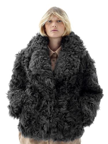 Укороченная графитовая шуба из овчины